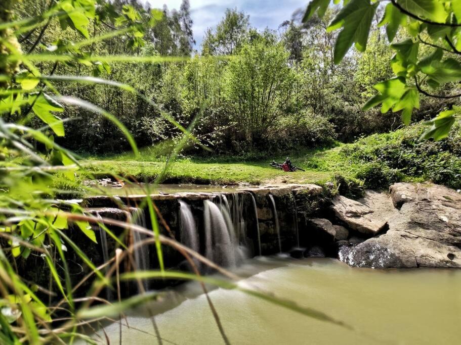 Hoja De Arce - Apartamento Rural กาสโตร-อูร์เดียเลส ภายนอก รูปภาพ