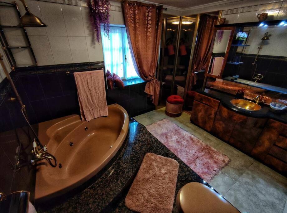 Hoja De Arce - Apartamento Rural กาสโตร-อูร์เดียเลส ภายนอก รูปภาพ