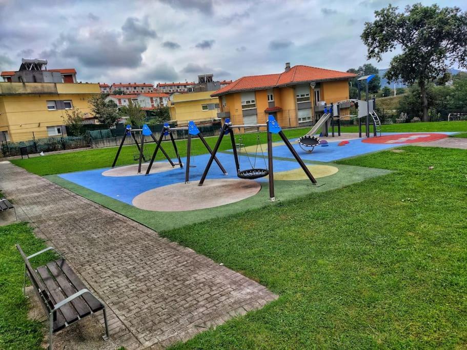 Hoja De Arce - Apartamento Rural กาสโตร-อูร์เดียเลส ภายนอก รูปภาพ